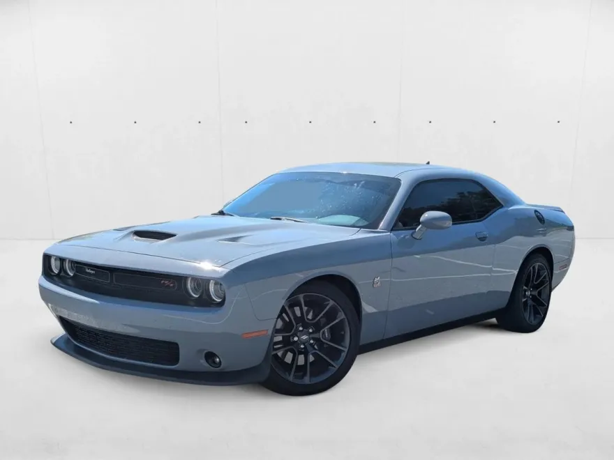 2022 Dodge Challenger R/T Scat Pack photo 1