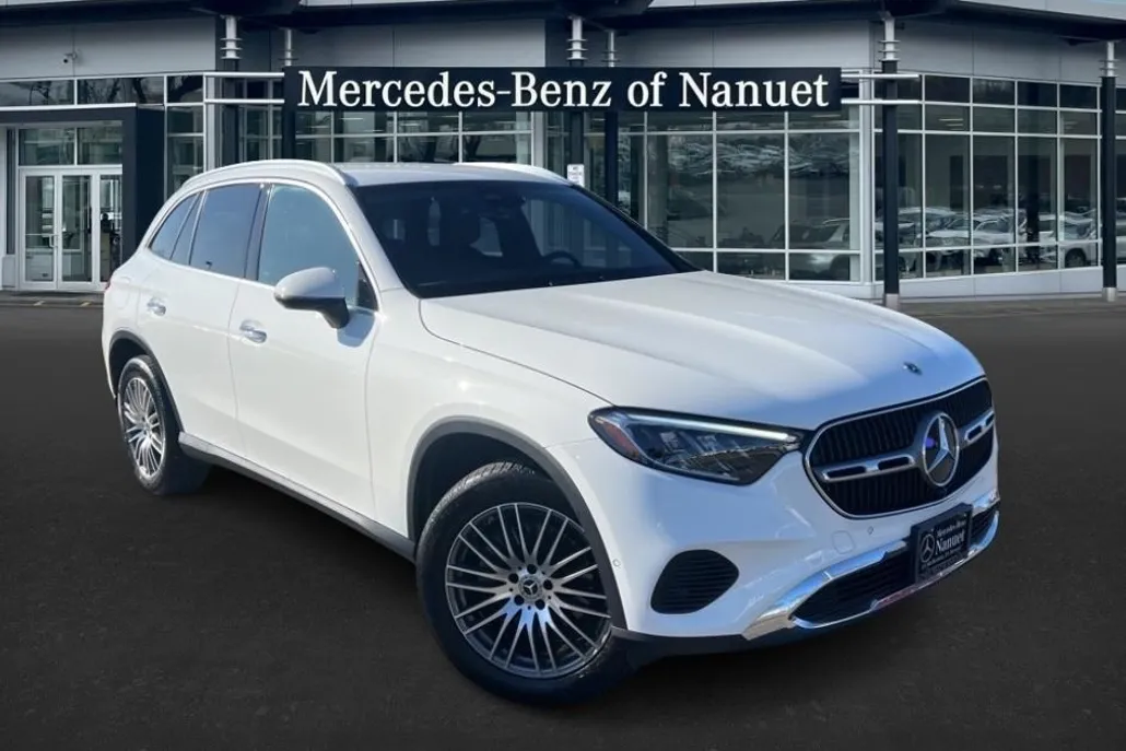 2025 Mercedes Benz GLC 300 4MATIC photo 1