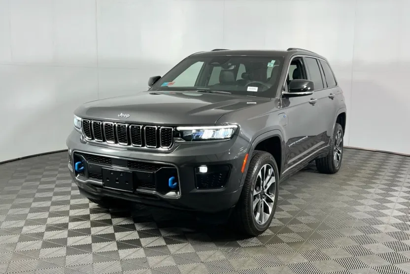 2023 Jeep Grand Cherokee Overland 4xe photo 1