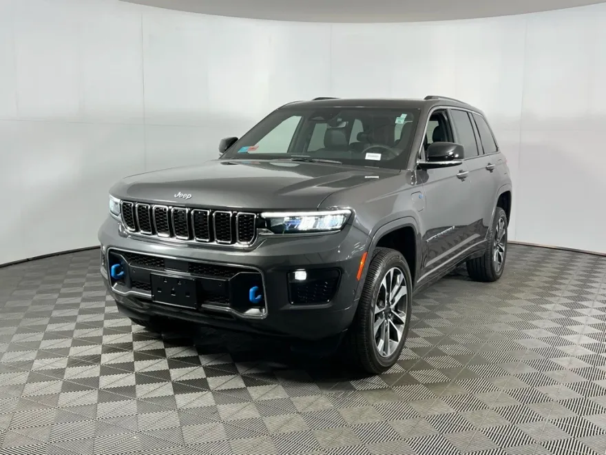 2023 Jeep Grand Cherokee Overland 4xe photo 1