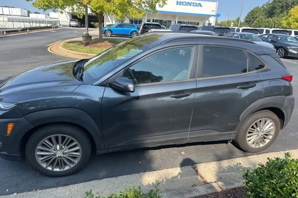 2021 Hyundai Kona SEL photo 1