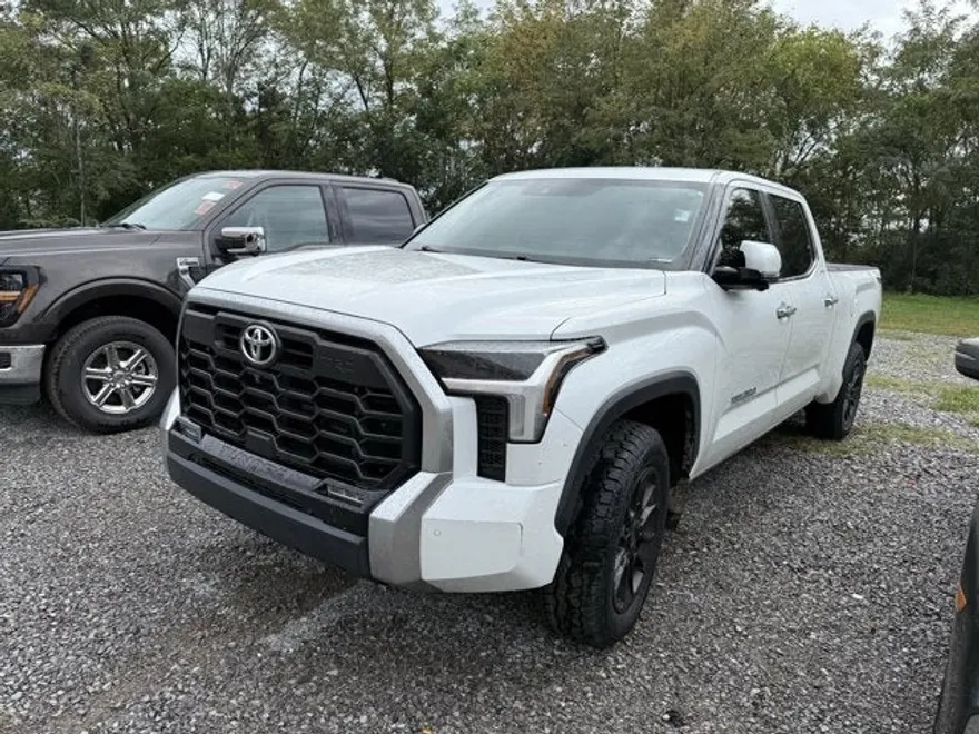 2022 Toyota Tundra Limited photo 1