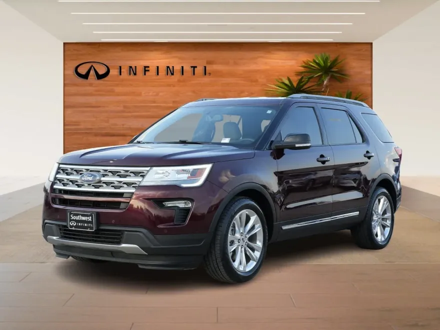 2018 Ford Explorer XLT photo 1