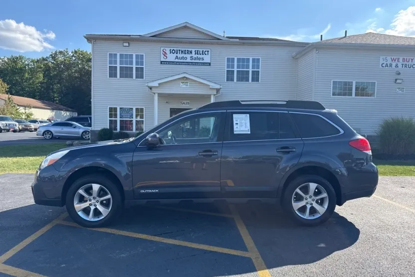 2013 Subaru Outback 2.5i Limited photo 1