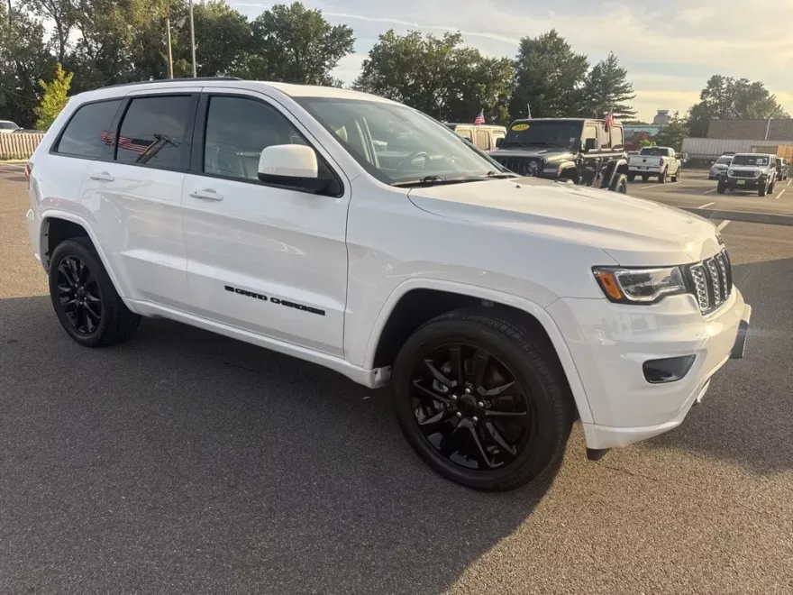 2022 Jeep Cherokee Laredo X SE Altitude photo 1