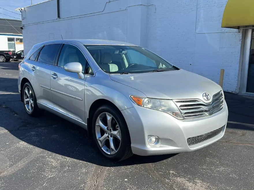 2009 Toyota Venza photo 1