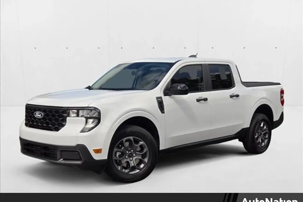 2025 Ford Maverick XLT photo 1