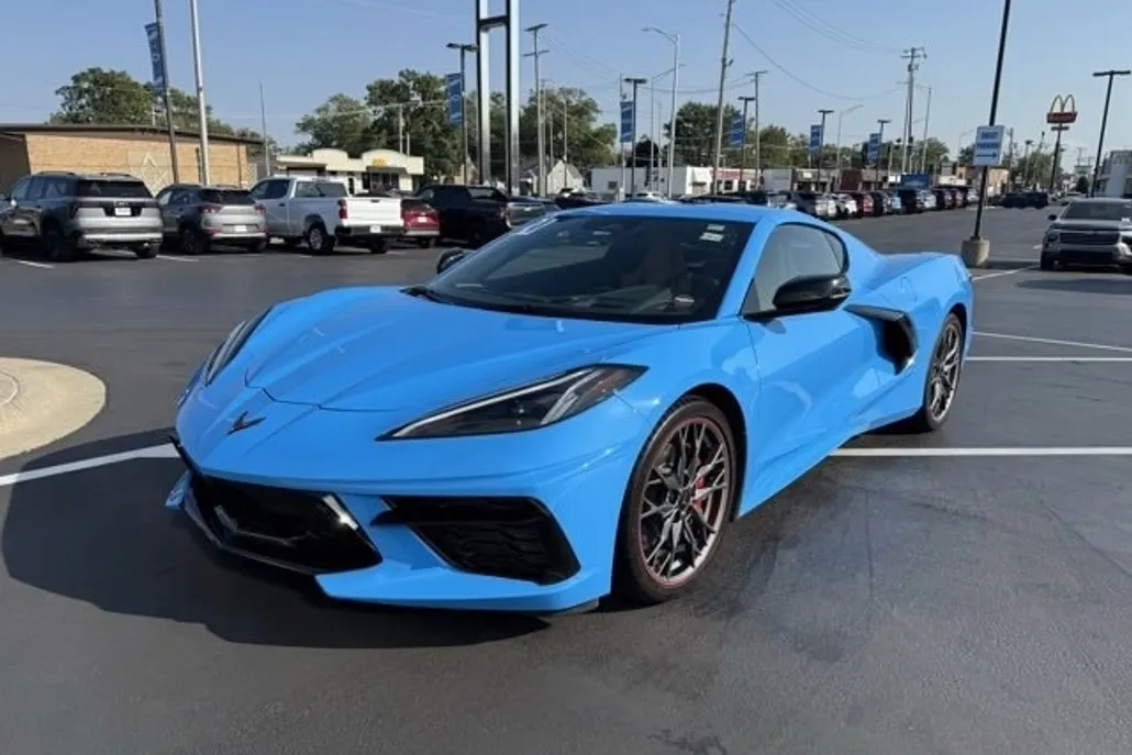2024 Chevrolet Corvette Stingray 2LT photo 1