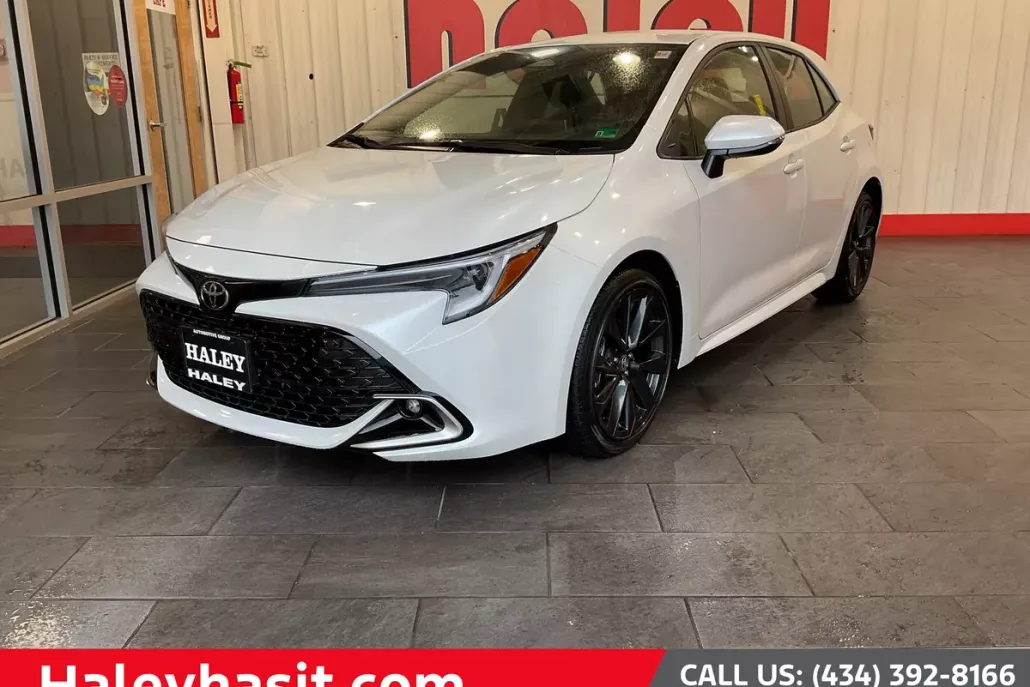2025 Toyota Corolla XSE photo 1