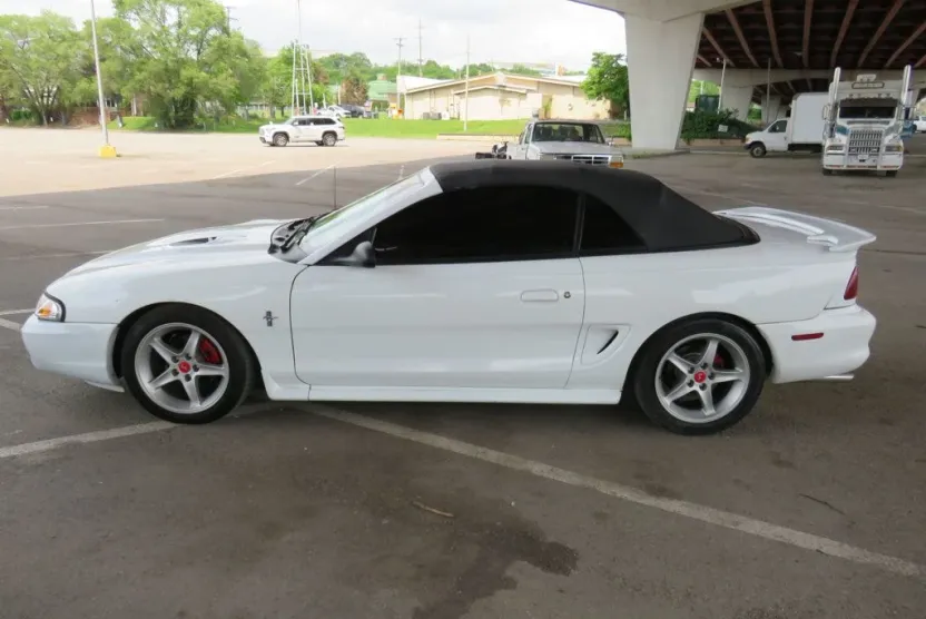 1997 Ford Mustang GT Convertible photo 1