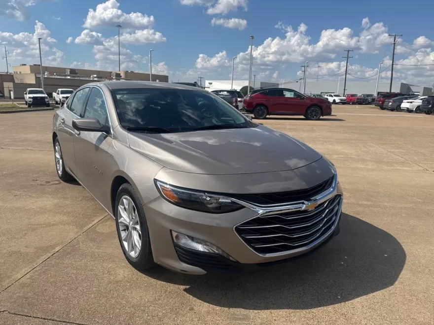 2023 Chevrolet Malibu 1LT photo 1