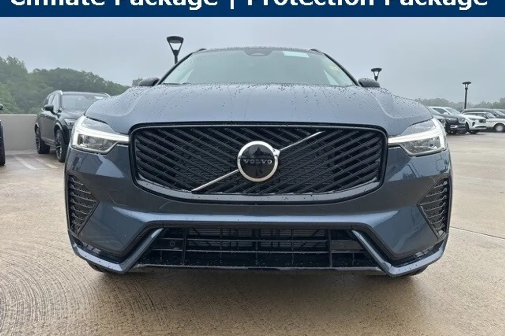 2026 Volvo XC60 B5 Core photo 1