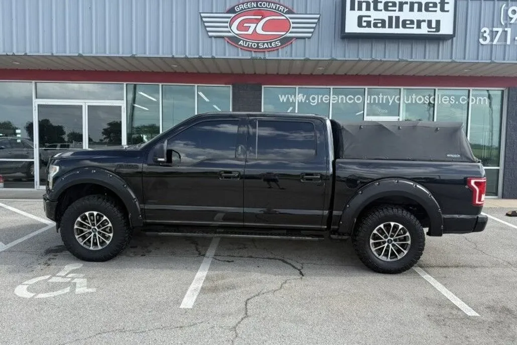 2017 Ford F-150 XLT photo 1