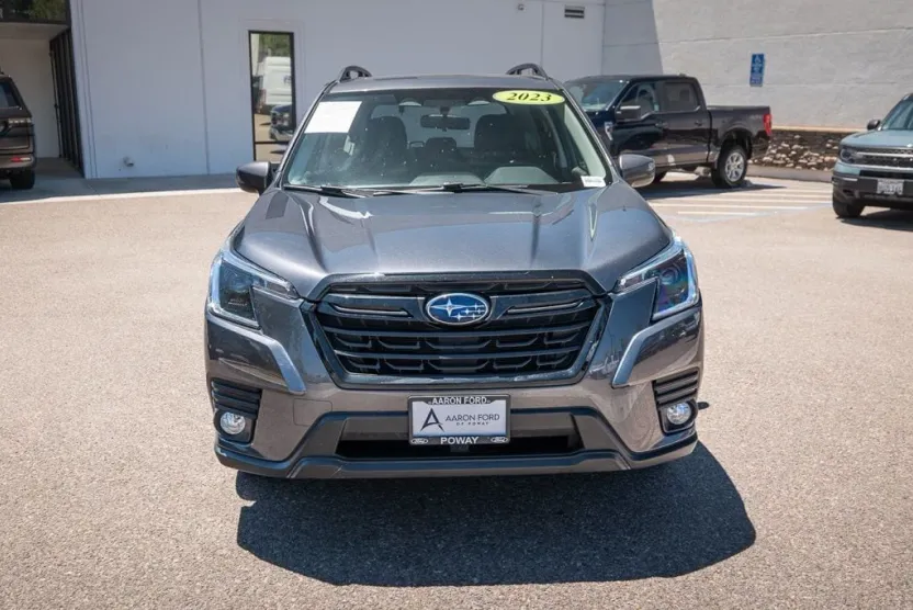 2023 Subaru Forester Premium photo 1