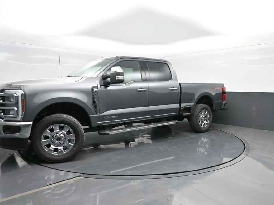 2025 Ford F-350 Lariat photo 1