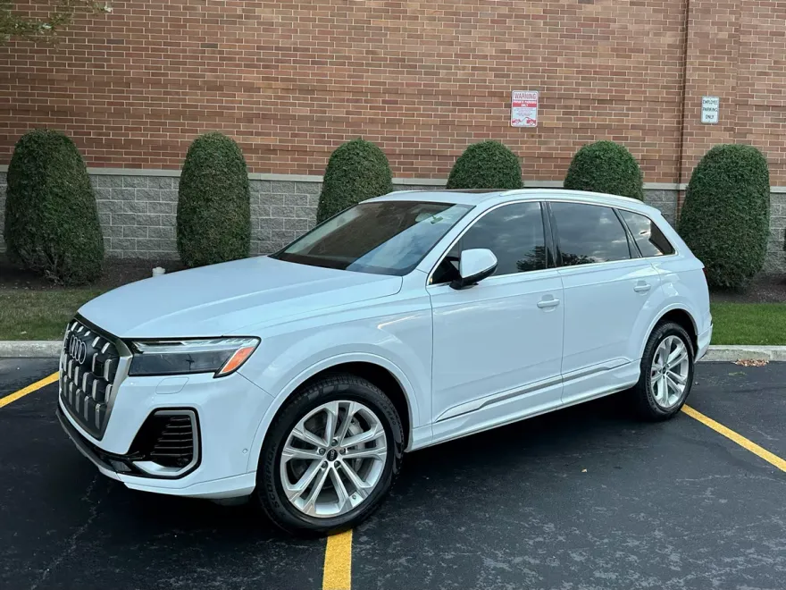 2025 Audi Q7 Premium Plus 55 photo 1