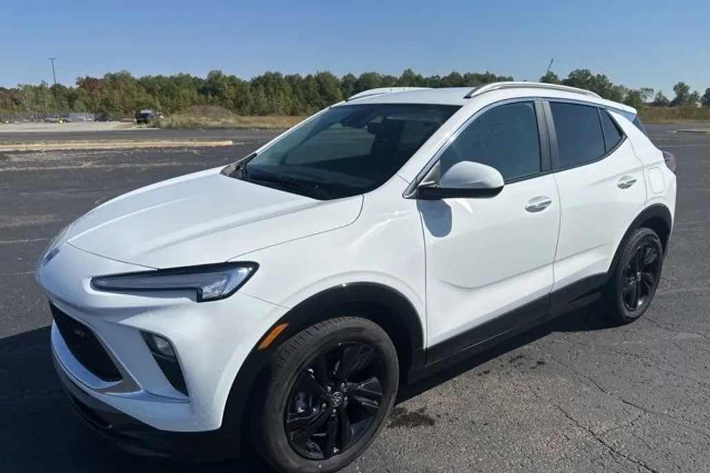 2024 Buick Encore GX Sport Touring photo 1
