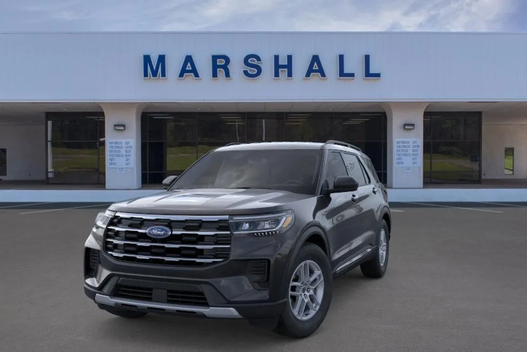 2025 Ford Explorer photo 1