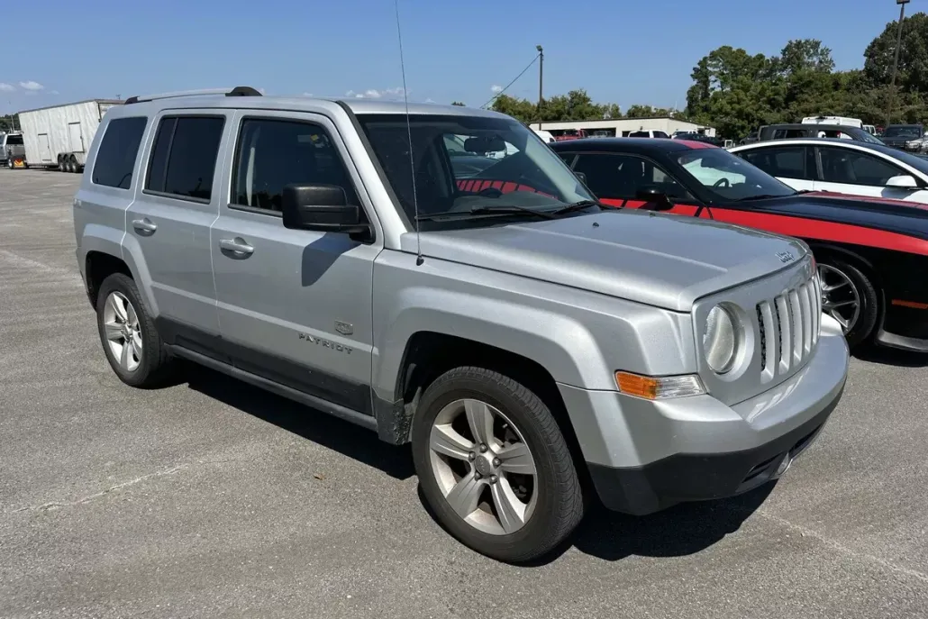 2011 Jeep Patriot Limited Latitude photo 1