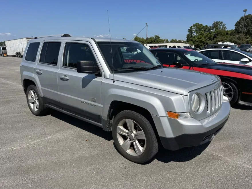 2011 Jeep Patriot Limited Latitude photo 1