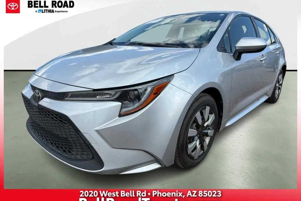 2020 Toyota Corolla LE photo 1