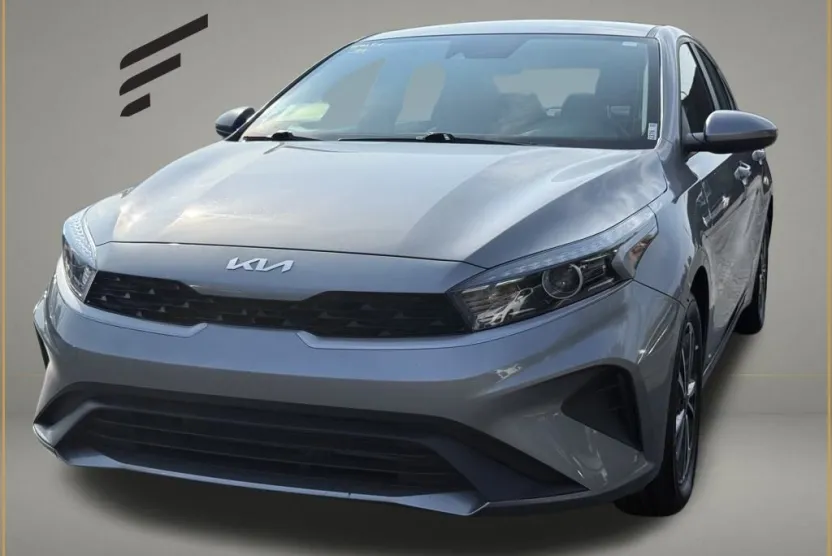 2024 Kia Forte LXS photo 1