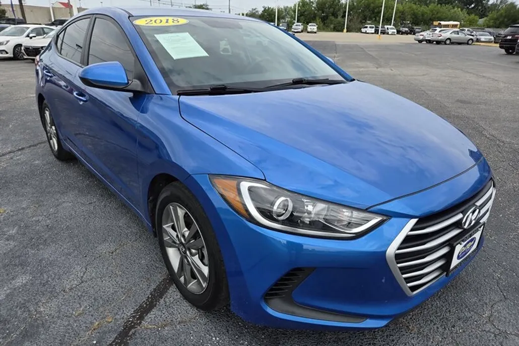 2018 Hyundai Elantra SEL photo 1