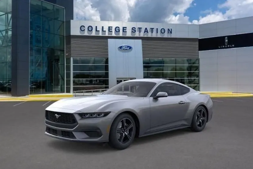 2025 Ford Mustang photo 1