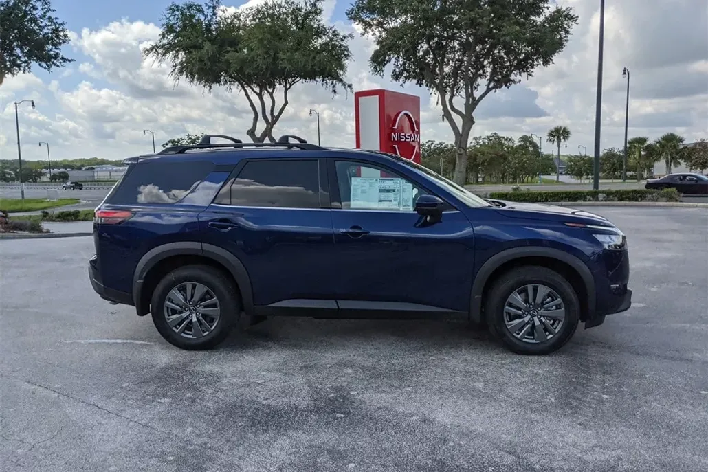 2025 Nissan Pathfinder SV photo 1