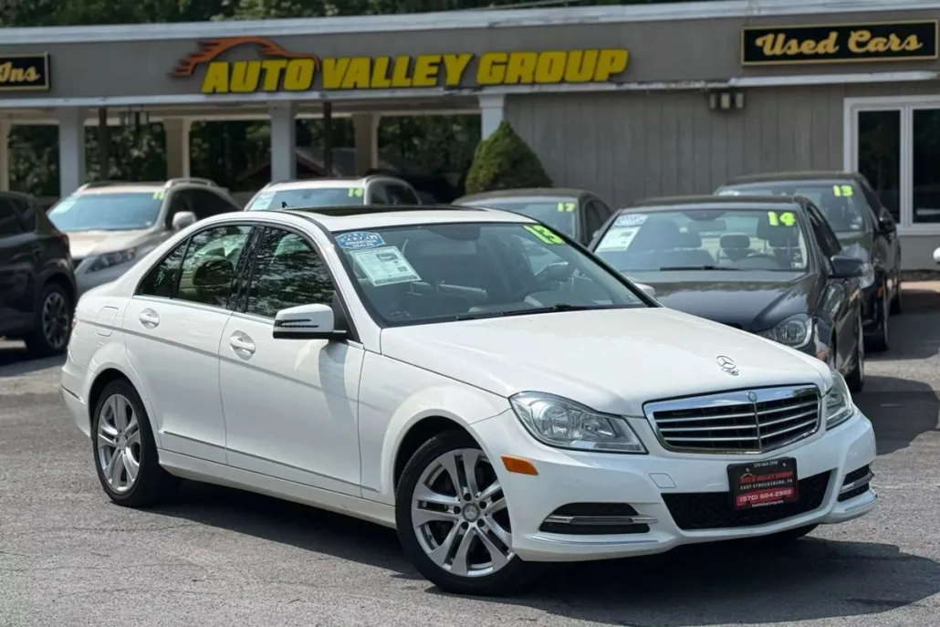 2013 Mercedes Benz C 300 4MATIC Sport Sedan photo 1