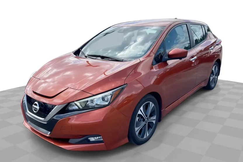 2022 Nissan Leaf SV photo 1
