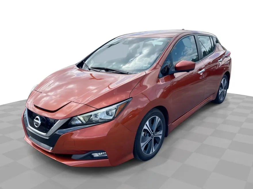2022 Nissan Leaf SV photo 1