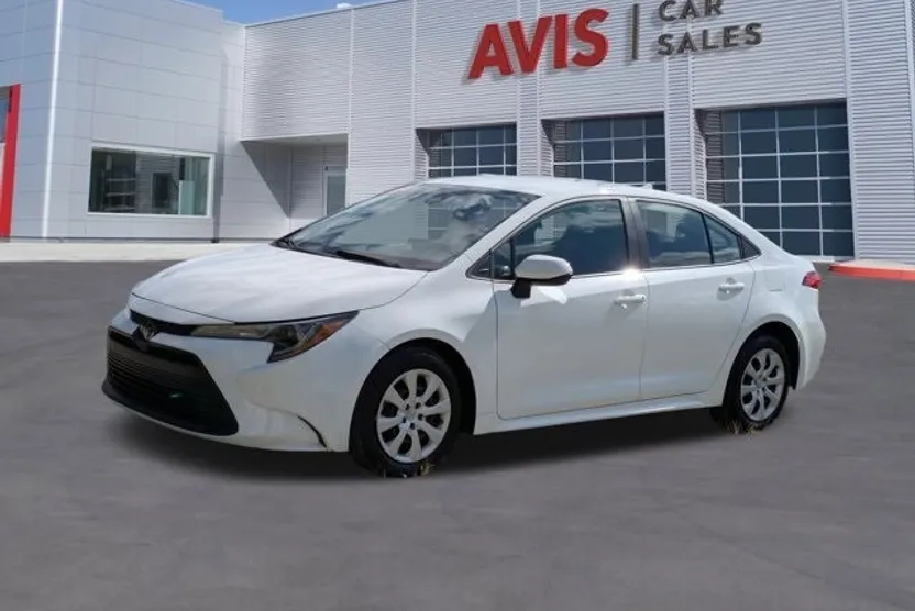 2024 Toyota Corolla LE photo 1