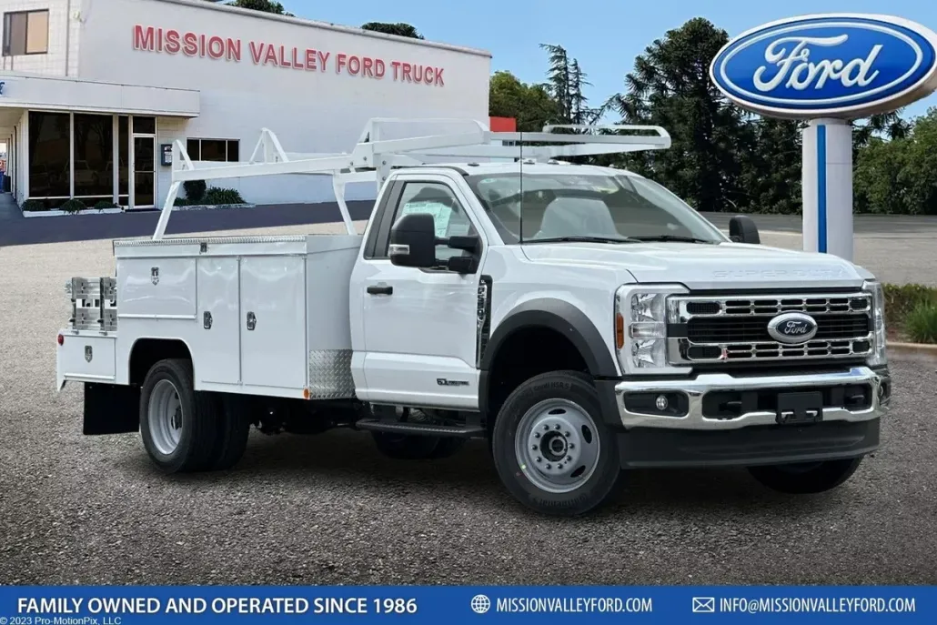 2024 Ford F-550 photo 1
