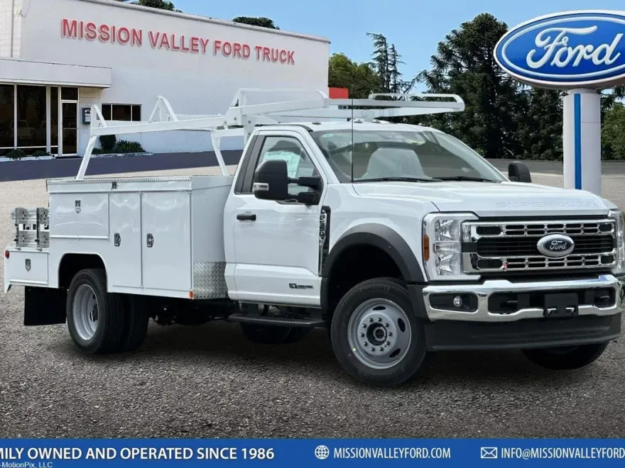 2024 Ford F-550 photo 1