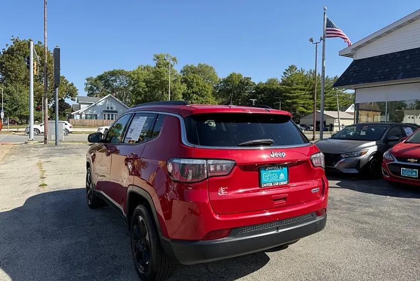 2017 Jeep Compass Latitude photo 1