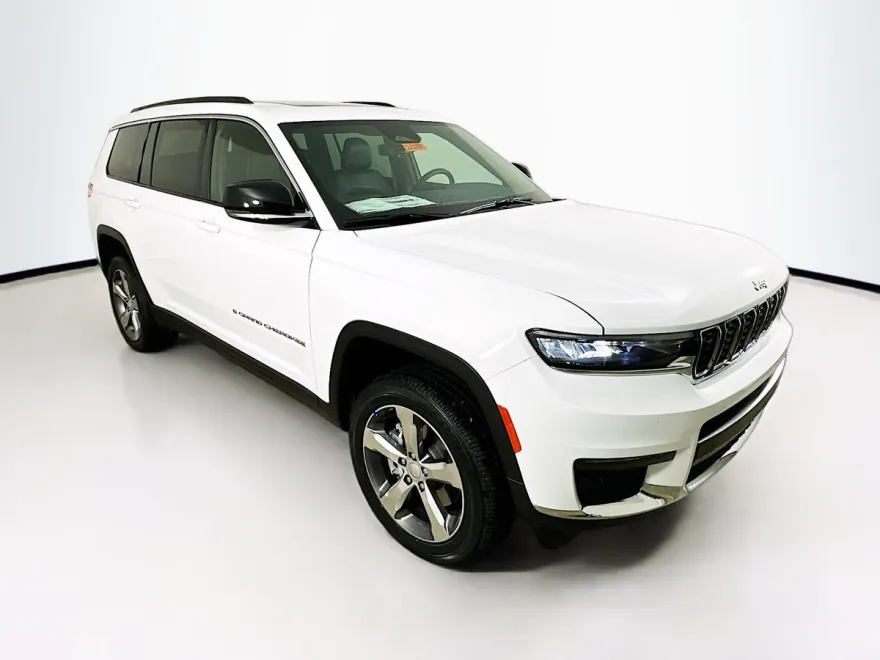 2025 Jeep Grand Cherokee Limited photo 1