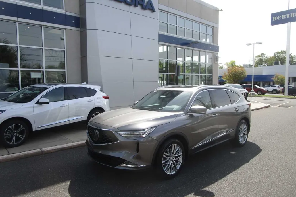 2023 Acura MDX SH-AWD Advance photo 1