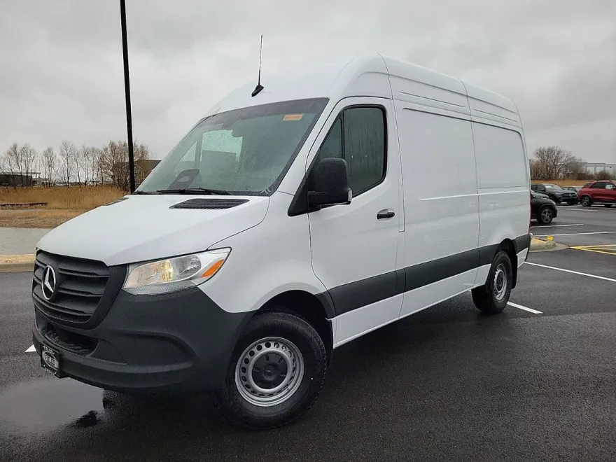 2025 Mercedes Benz Sprinter 2500 photo 1