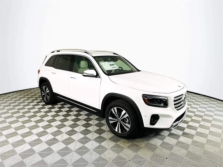 2025 Mercedes Benz GLB 250 photo 1