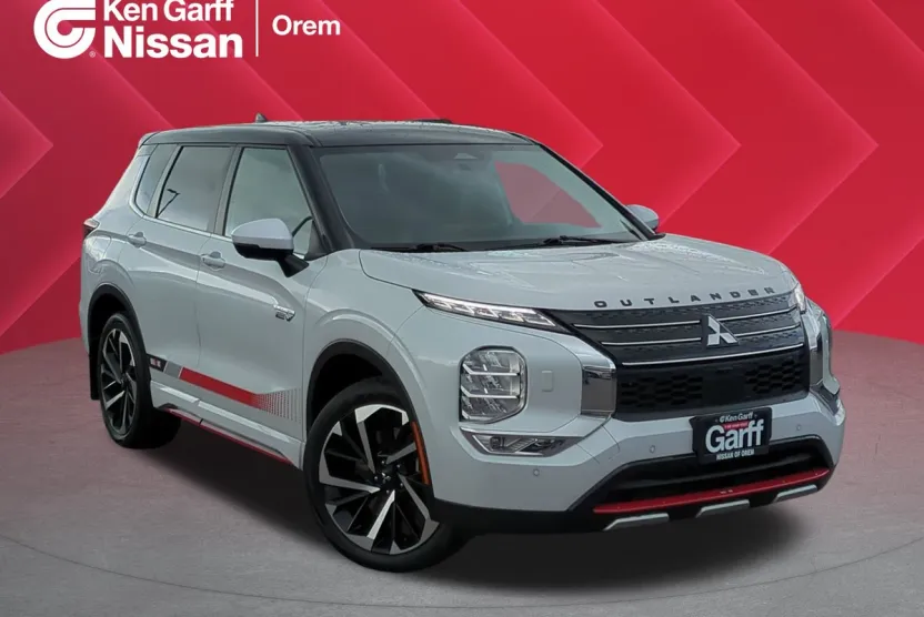 2023 Mitsubishi Outlander PHEV SE photo 1
