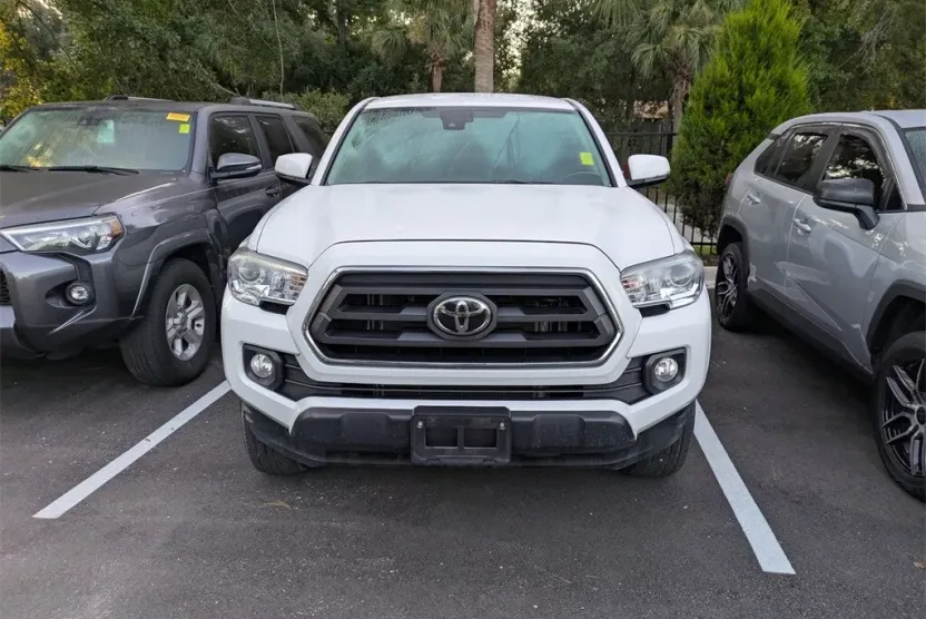 2022 Toyota Tacoma SR5 V6 photo 1