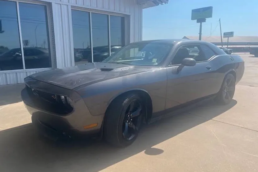 2014 Dodge Challenger R/T Plus photo 1