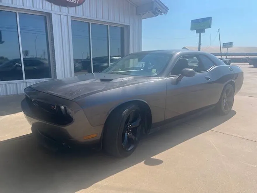 2014 Dodge Challenger R/T Plus photo 1