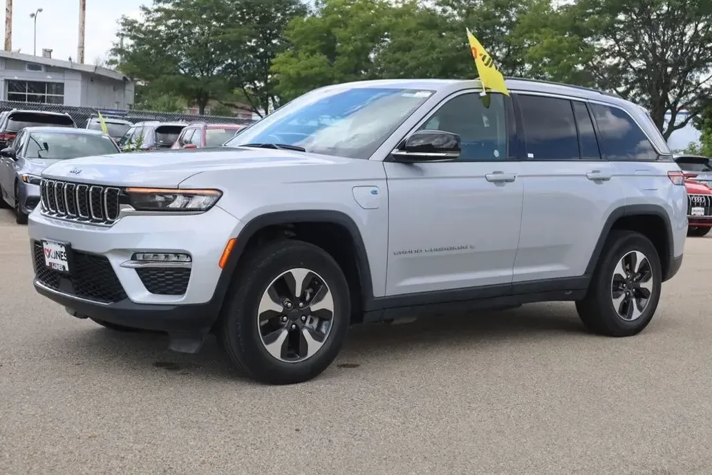 2023 Jeep Grand Cherokee 4xe photo 1