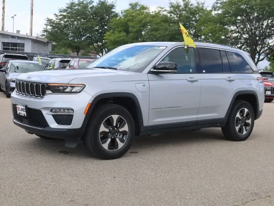 2023 Jeep Grand Cherokee 4xe photo 1