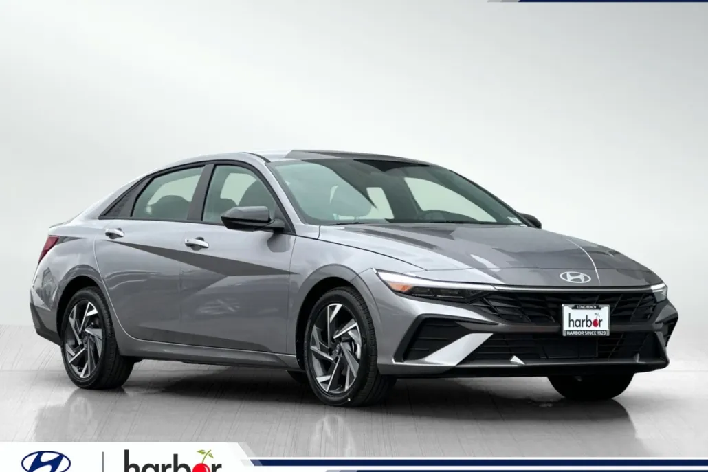 2025 Hyundai Elantra SEL Sport photo 1