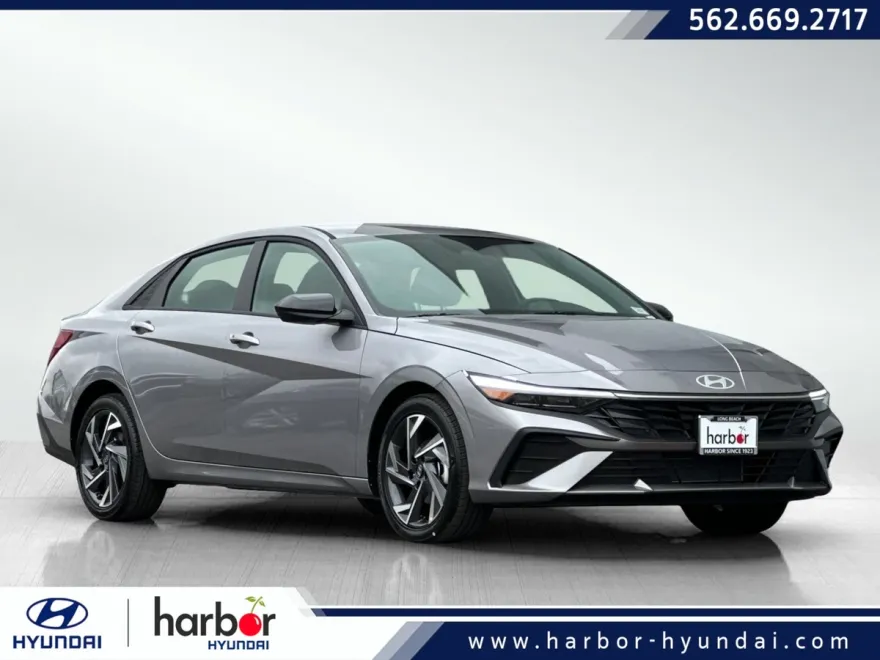2025 Hyundai Elantra SEL Sport photo 1