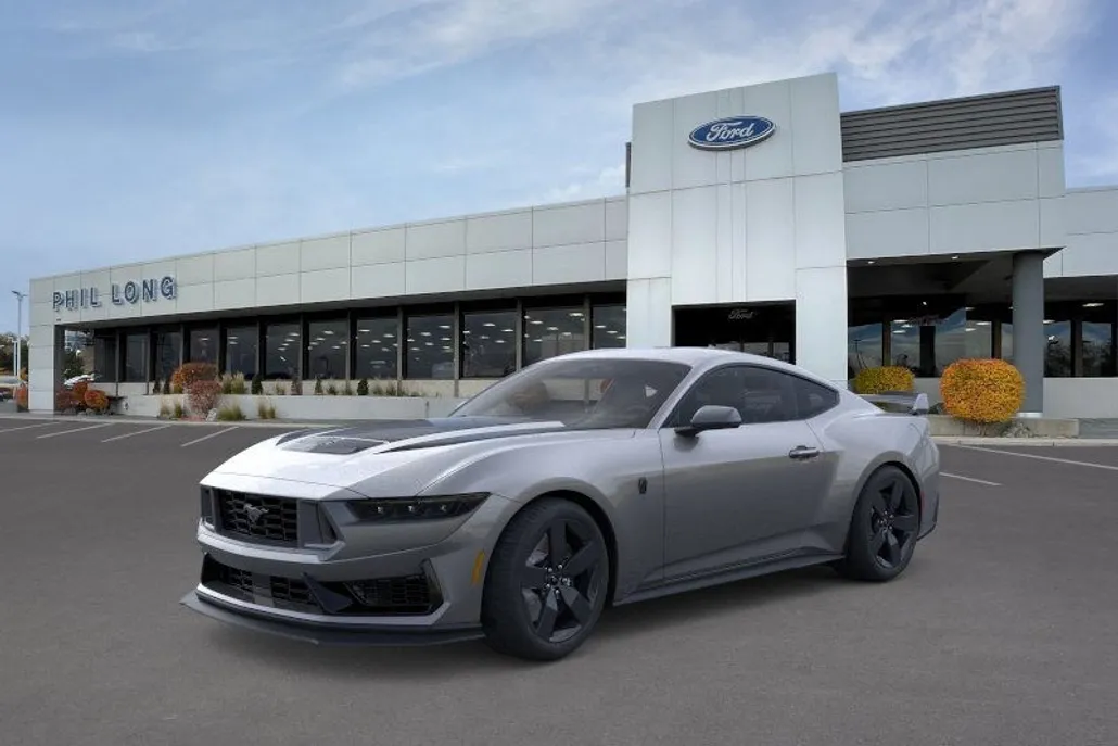 2025 Ford Mustang Dark Horse photo 1