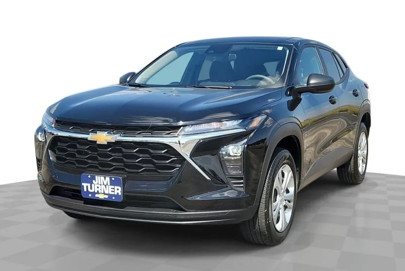 2024 Chevrolet Trax LS photo 1